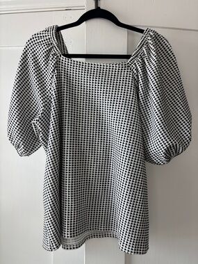 Black and White Houndstooth Puff-Sleeve Square-Neck blouse